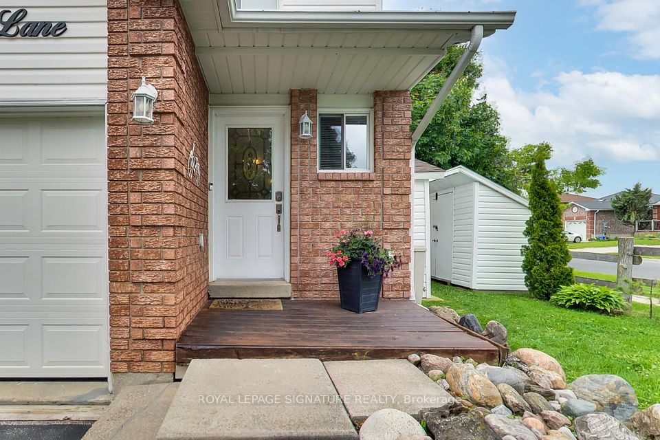 18 Palling Lane, Barrie, ON L4M 6H4