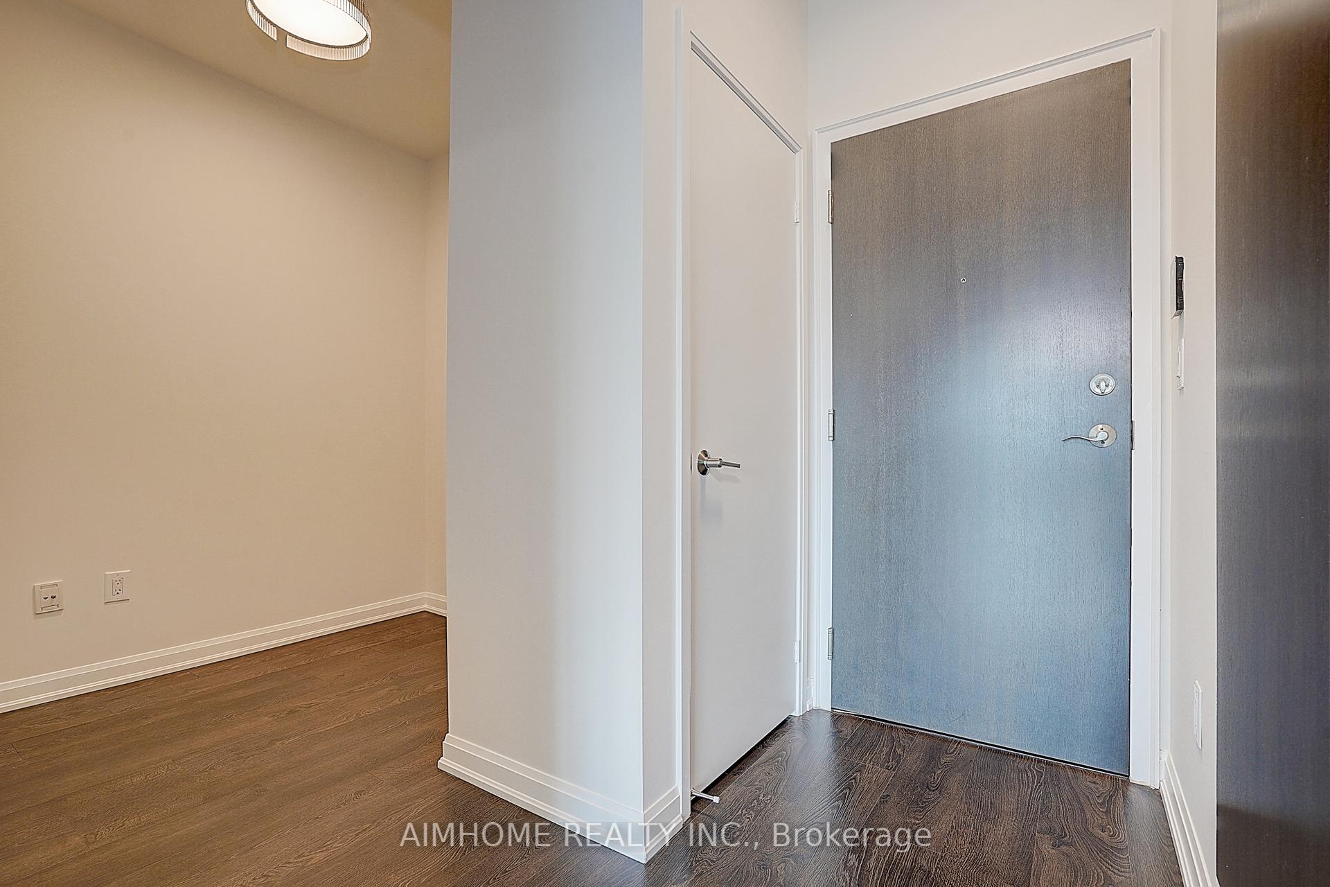 3 Bedrooms Condo at 11 Bogert, Toronto For sale
