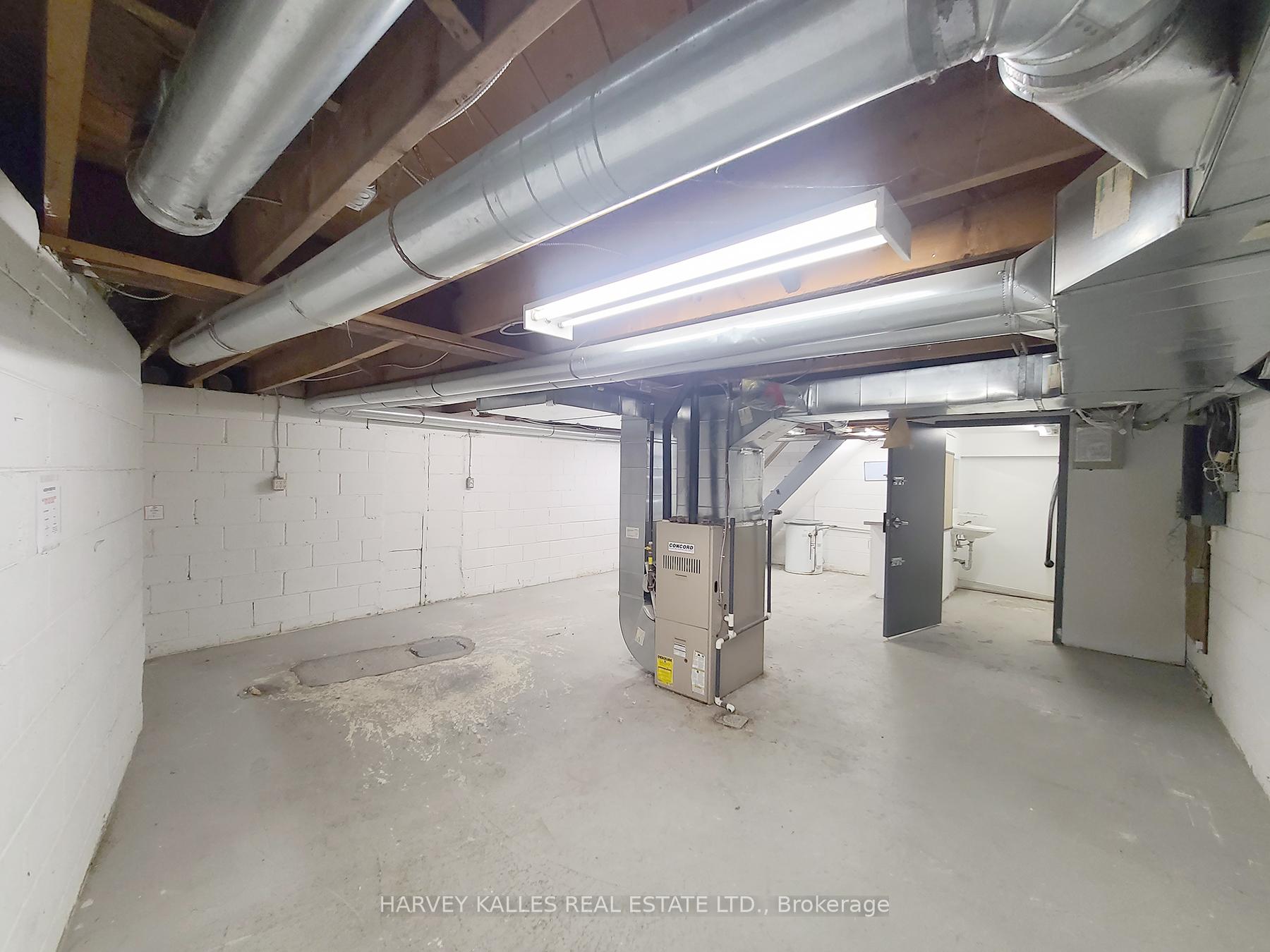 3813 Lake Shore Boulevard W retail