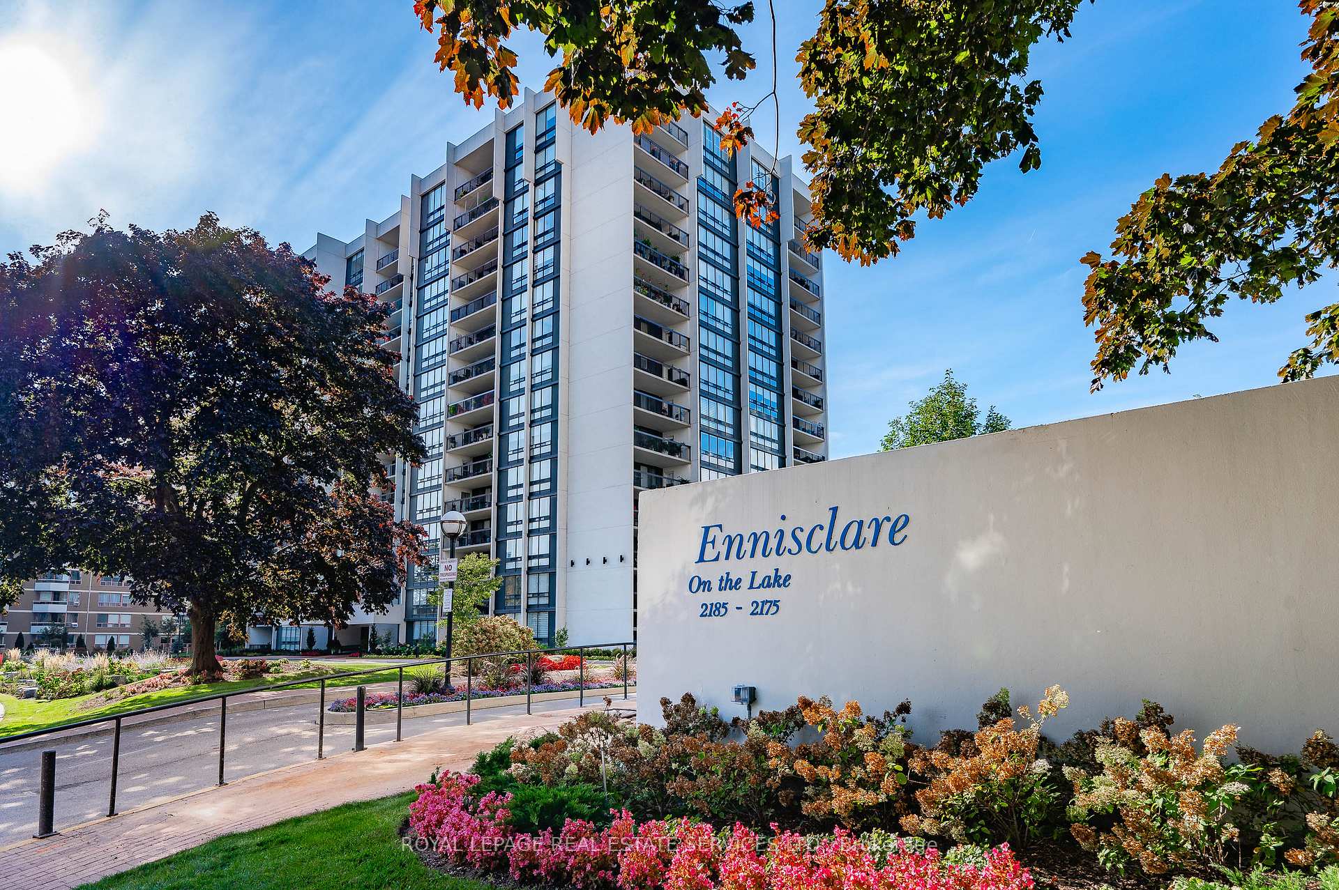 2 Bedrooms Condo at 2185 Marine,  Oakville For sale