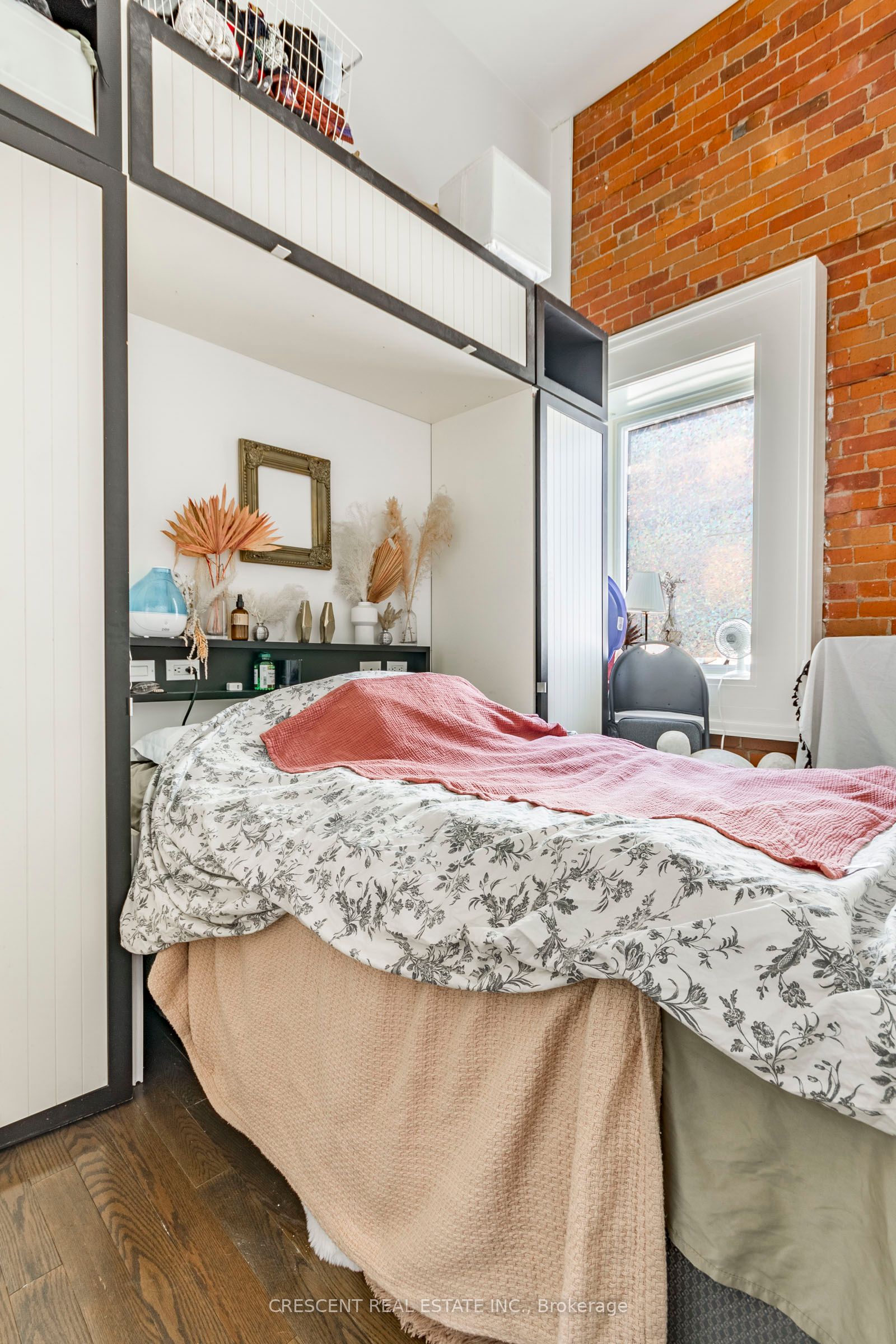 915 King Street W, #208