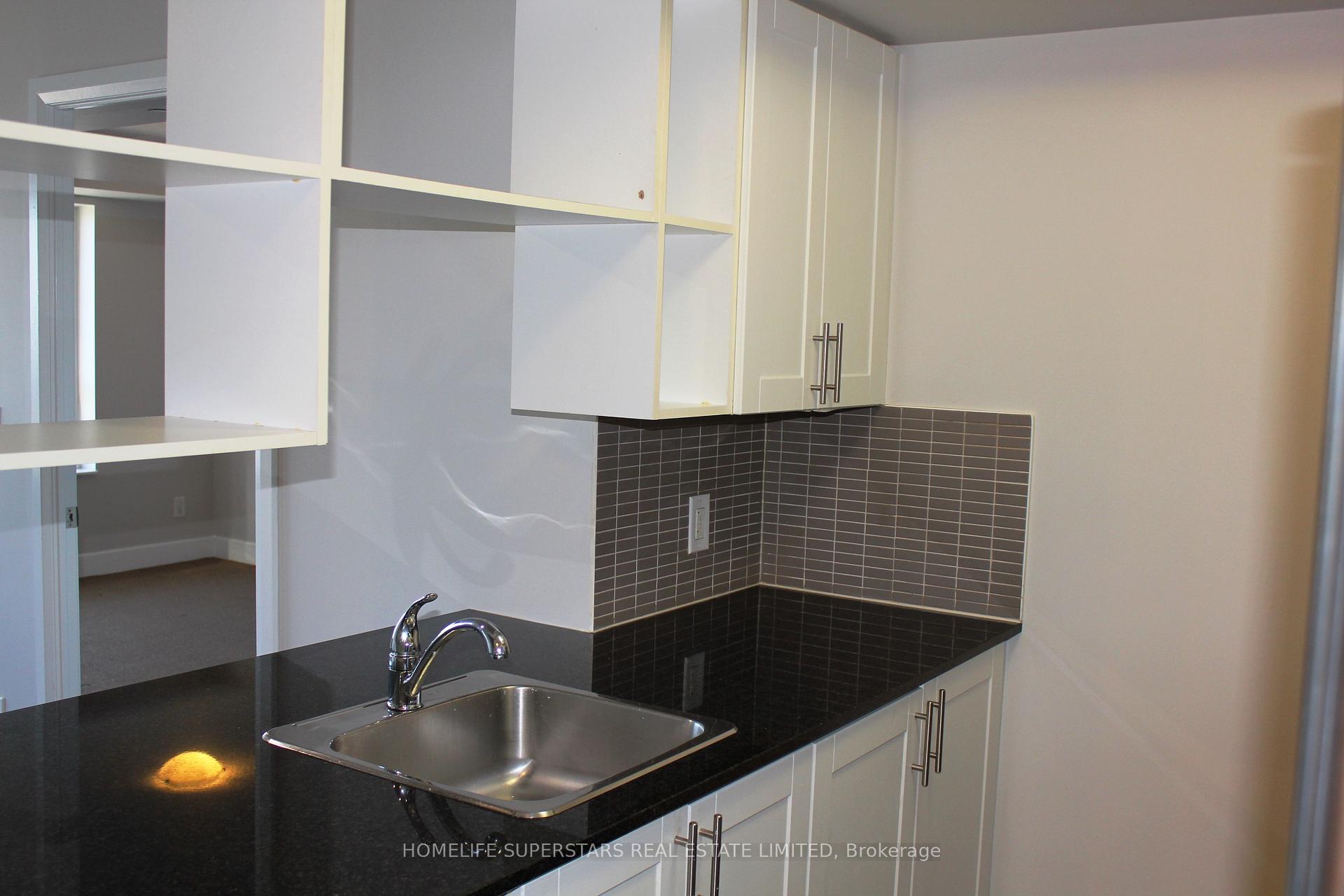 2 Bedrooms Condo at 6 Eva, Toronto For sale