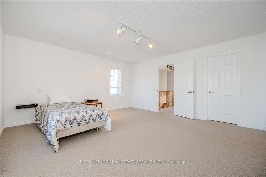 3 Bedrooms Condo at 1267 Dorval, Oakville For sale