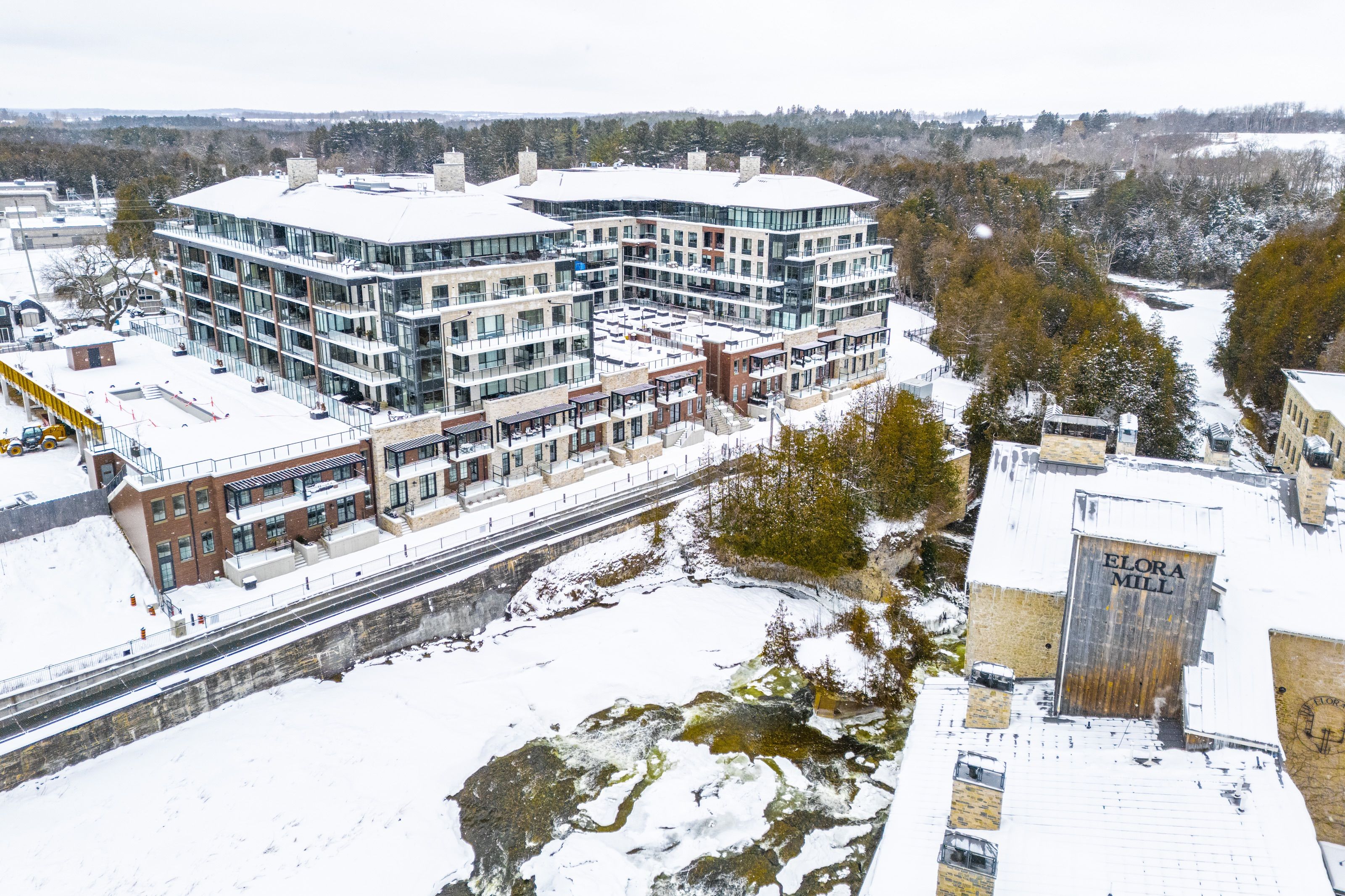 6523 Wellington 7 Road 402