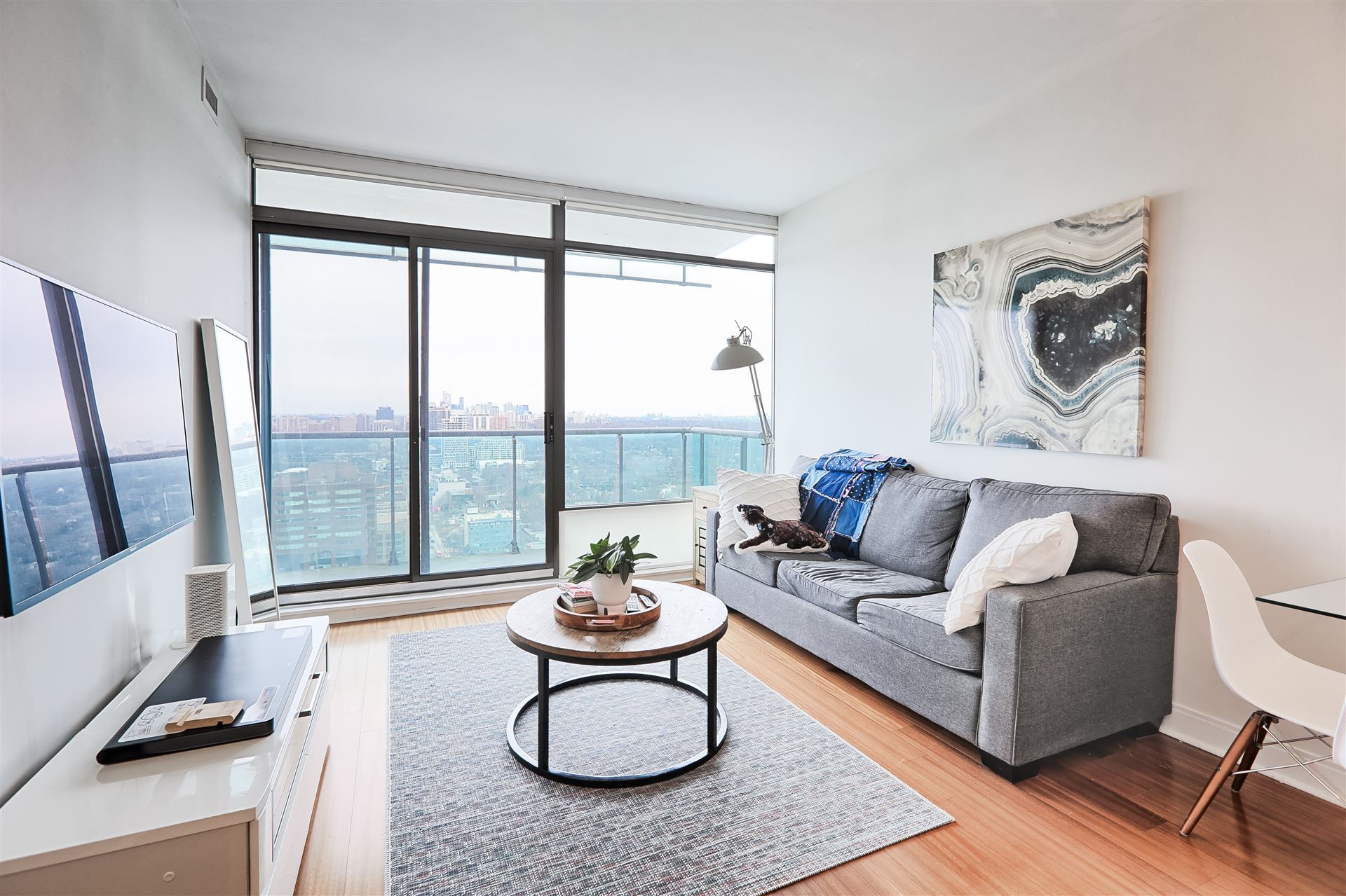 18 Yorkville Avenue 2906