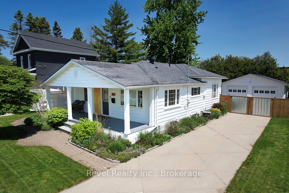 293 Napier Street, Collingwood, ON L9Y 3T6