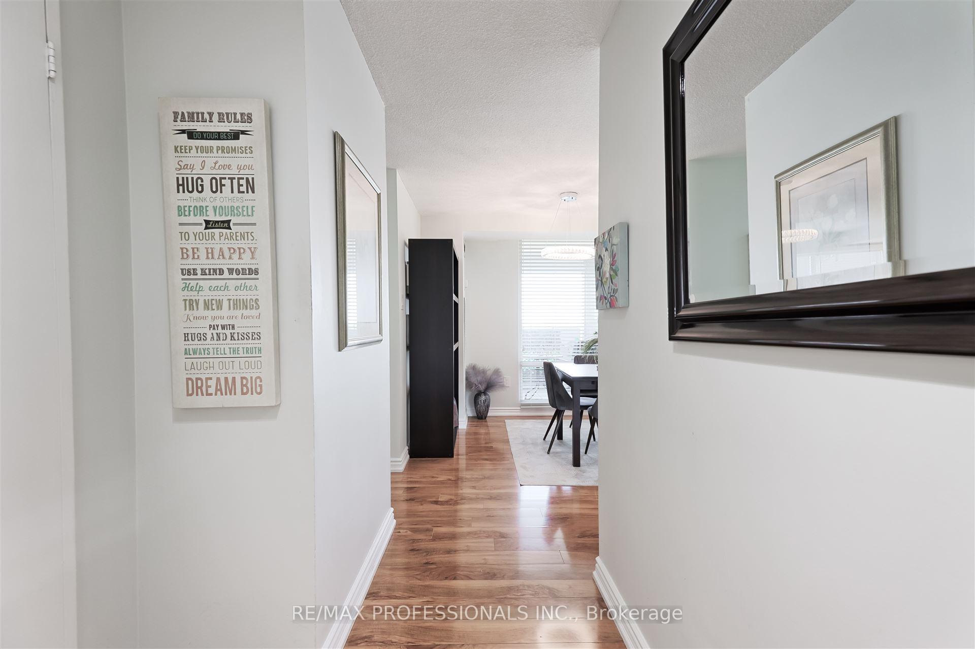 3 Bedrooms Condo at 475 The West Mall, Toronto For sale