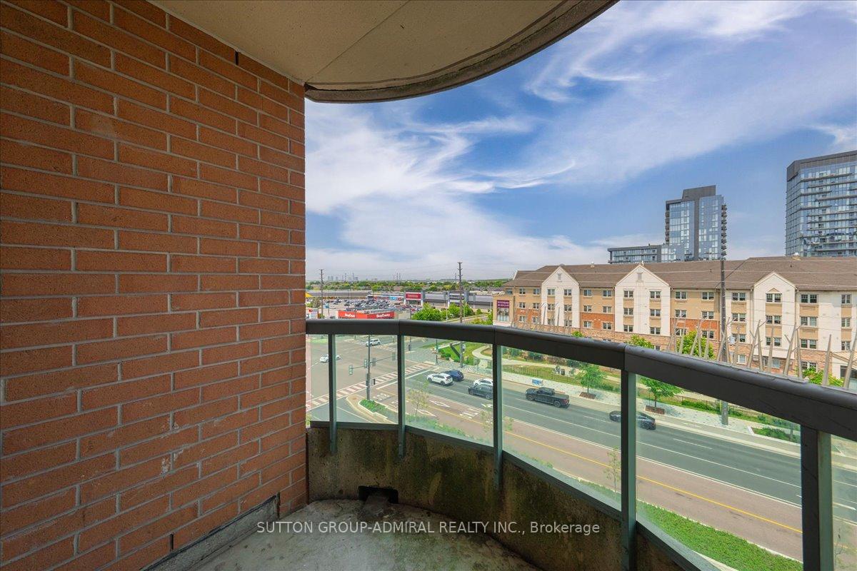 2 Bedrooms Condo at 745 New Westminster, Vaughan For sale