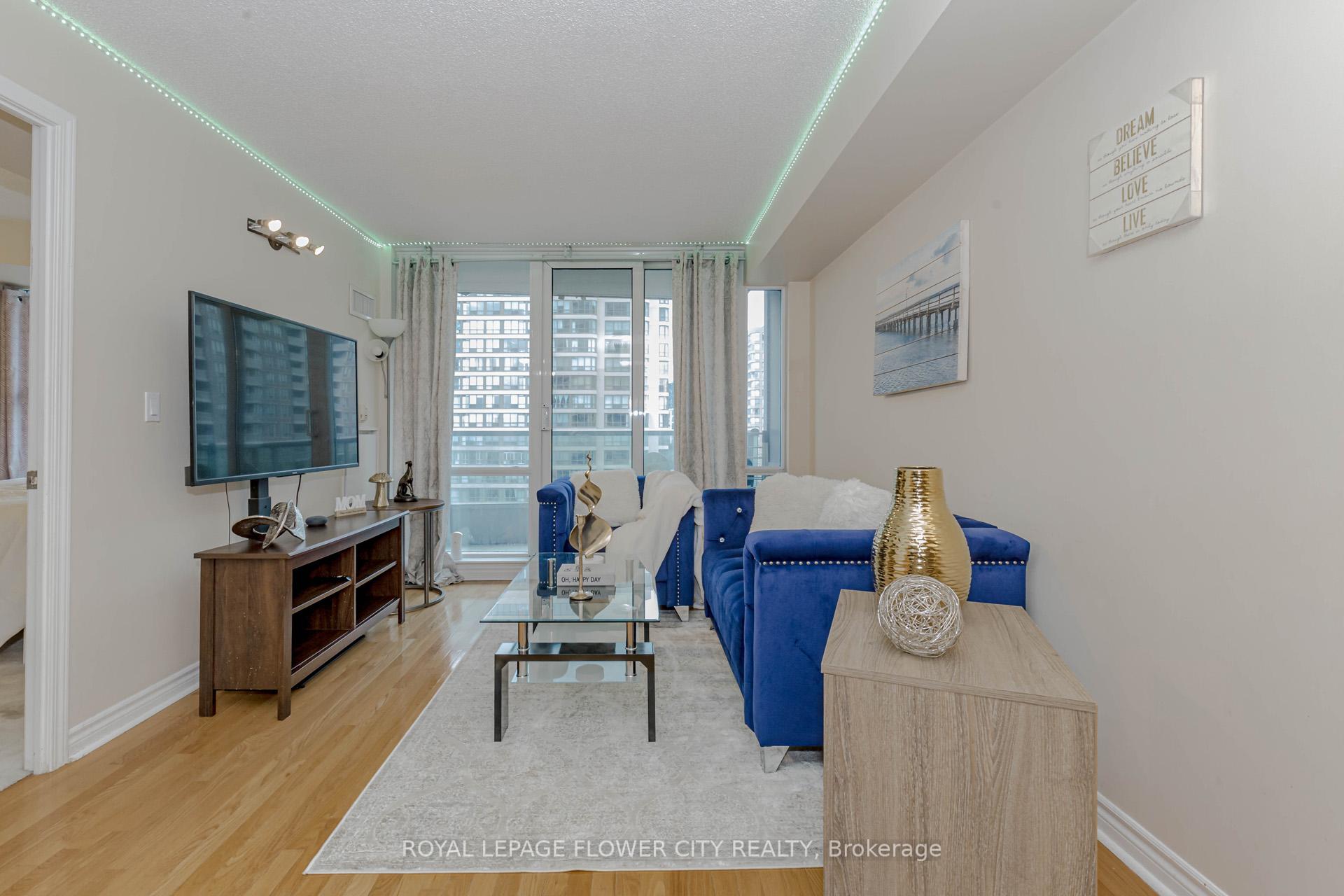 2 Bedrooms Condo at 1 Elm,  Mississauga For sale