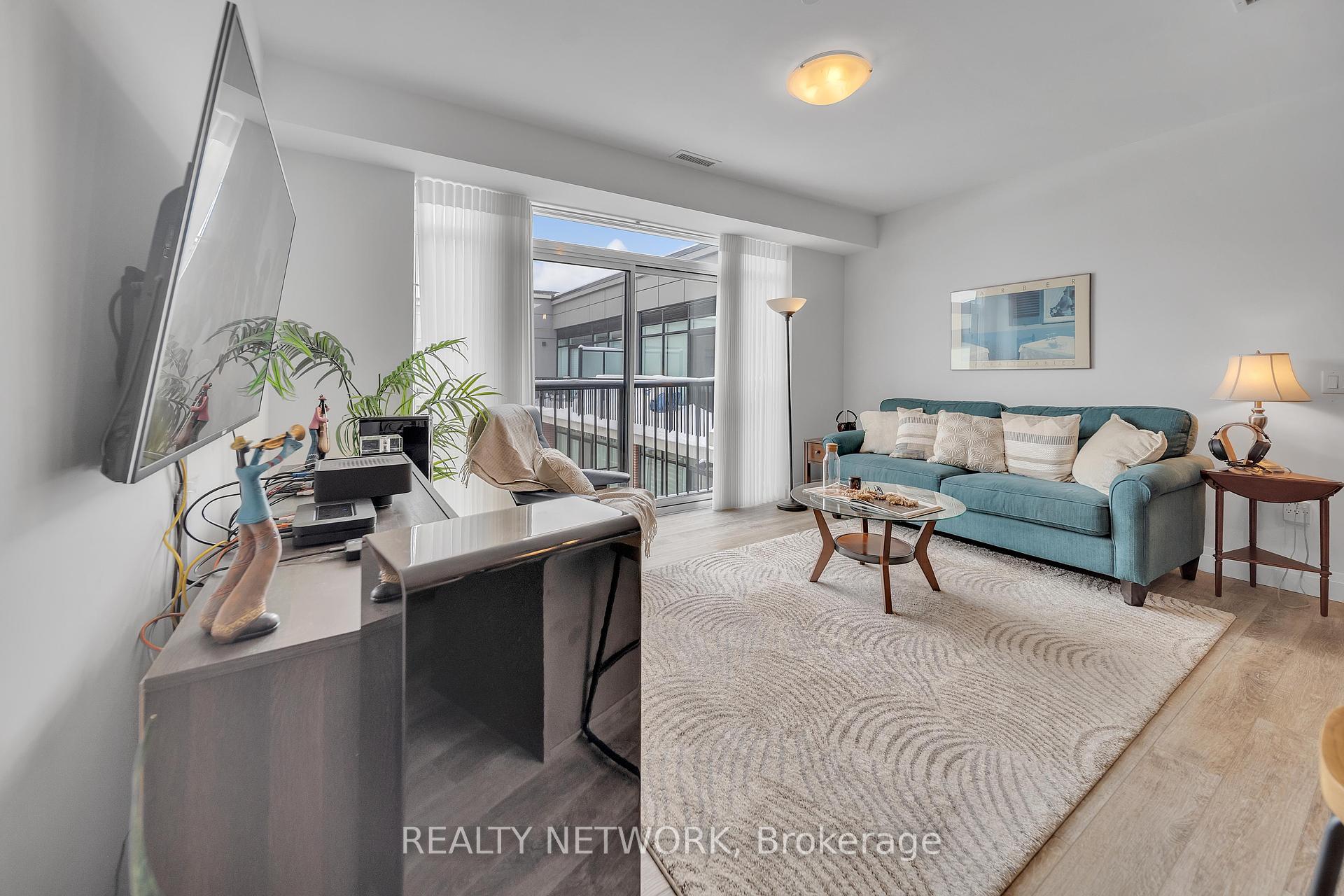 2 Bedrooms Condo at 1 Redfern, Hamilton For sale