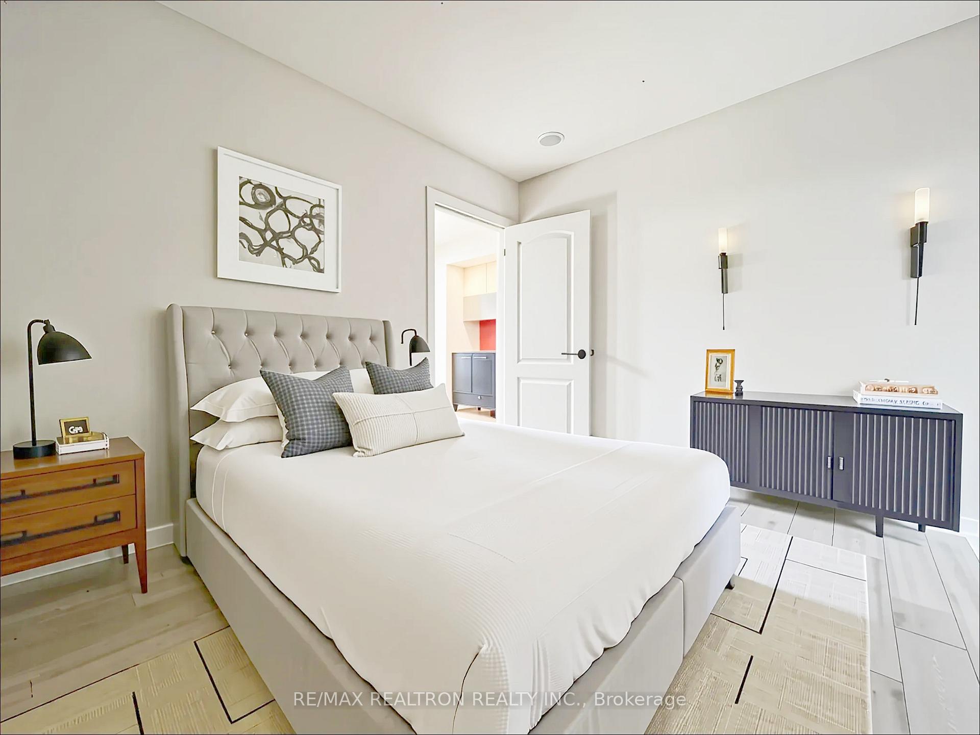 1 Bedroom Condo at 8 Telegram,  Toronto For sale