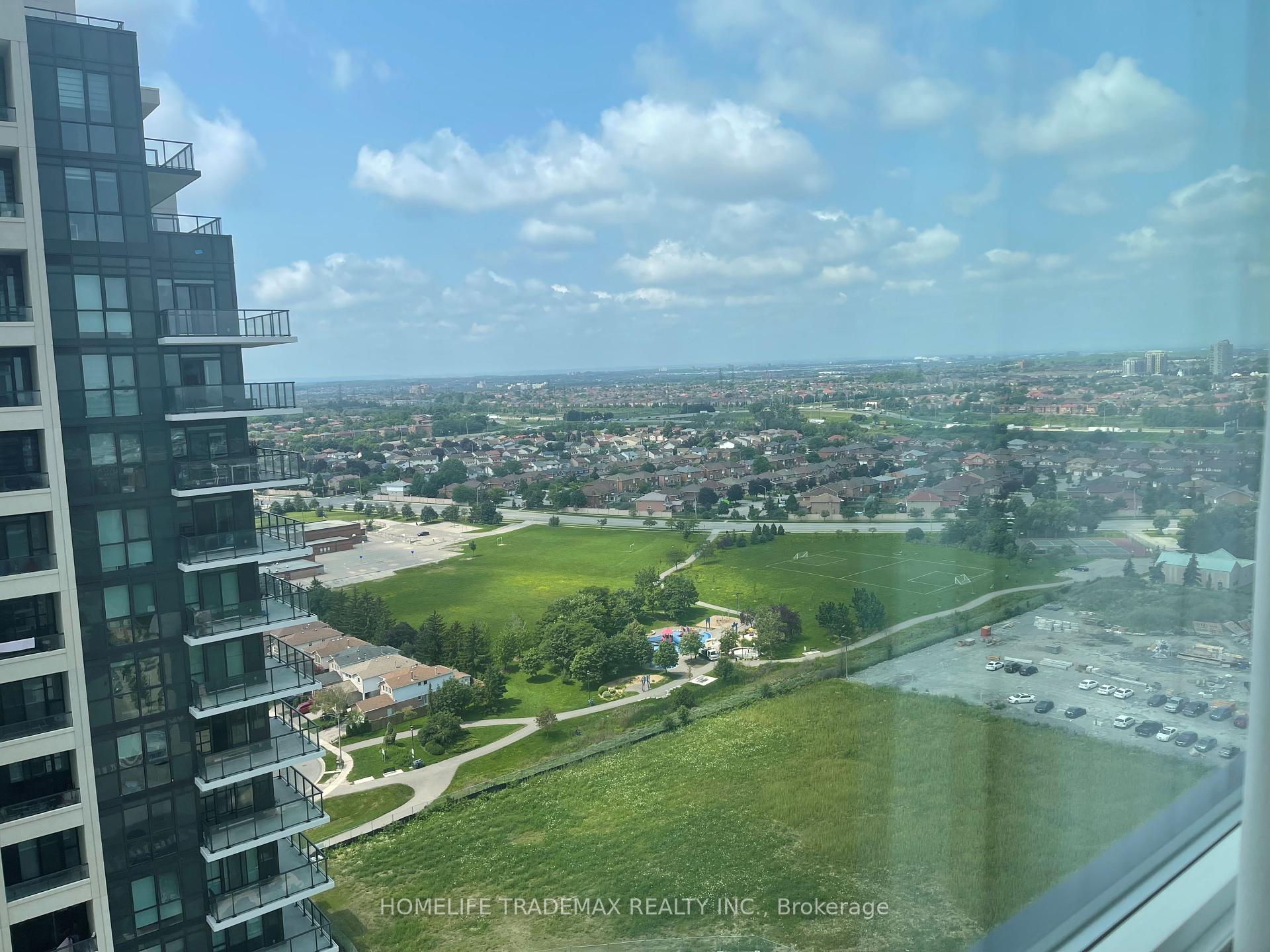 3 Bedrooms Condo at 4099 Brickstone, Mississauga For sale