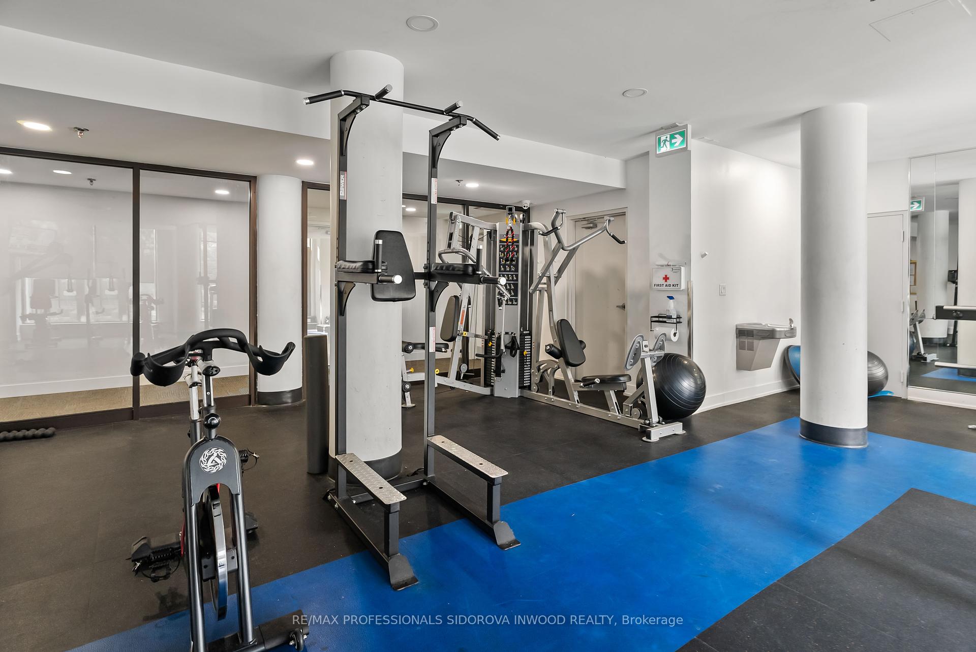 3 Bedrooms Condo at 20 Southport, Toronto For sale