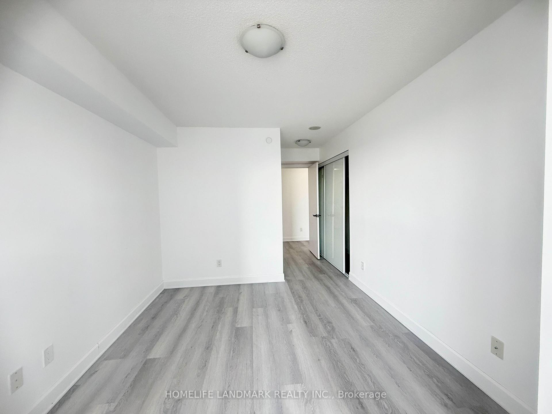 2 Bedrooms Condo at 255 Village Green,  Toronto For sale