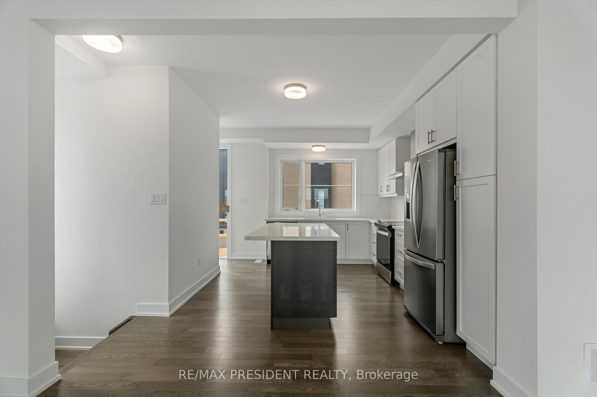 3 Bedrooms Condo at 2273 Turnberry, Burlington For sale