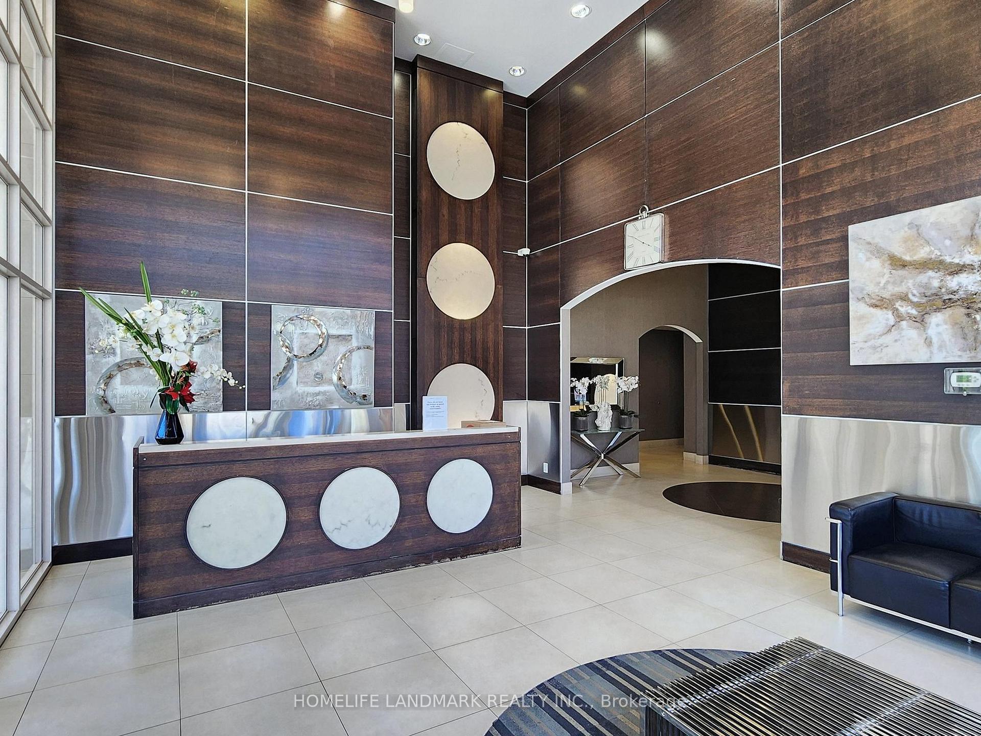 2 Bedrooms Condo at 190 Borough, Toronto For sale