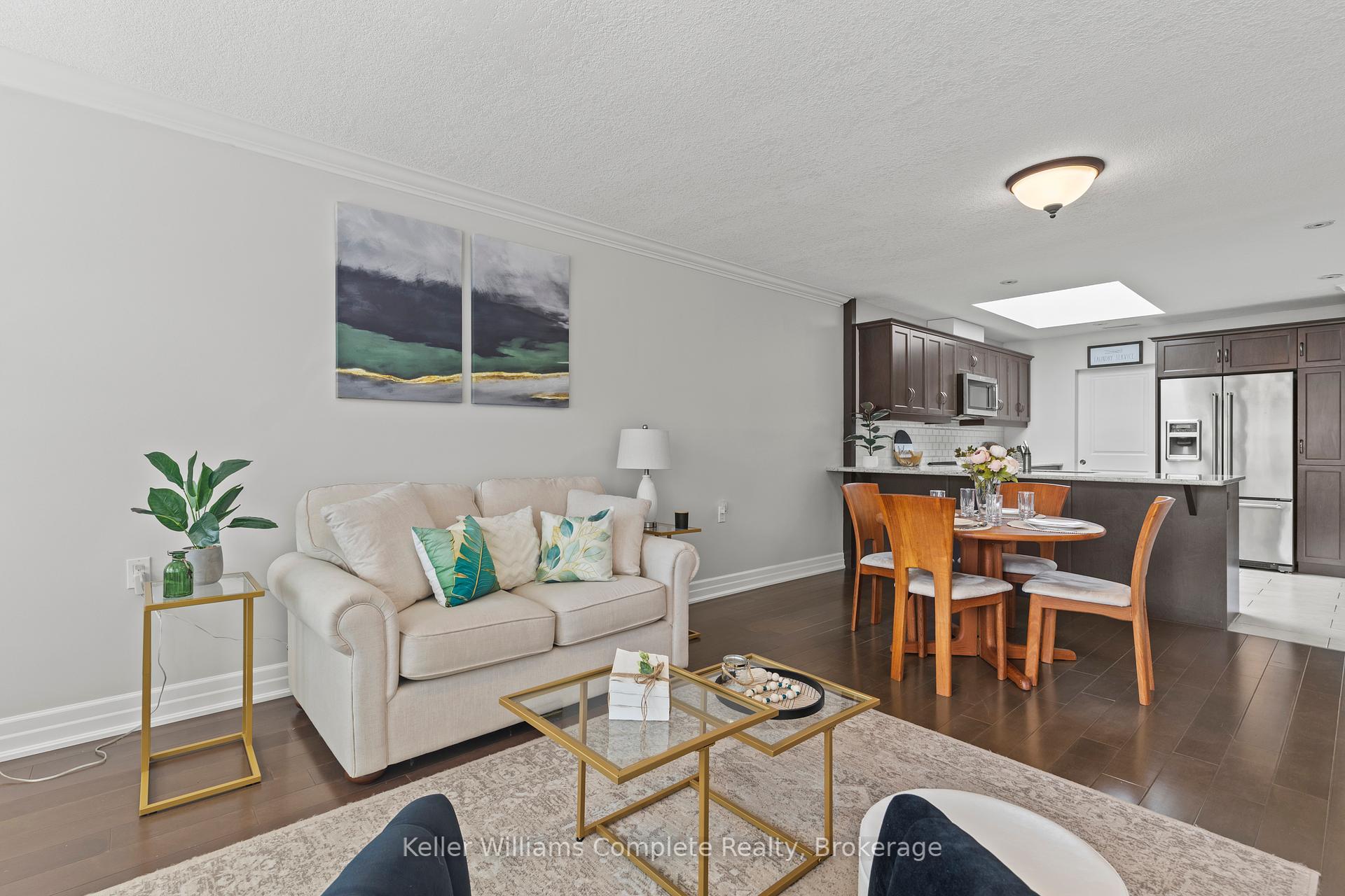 2 Bedrooms Condo at 12 Nolan,  Hamilton For sale