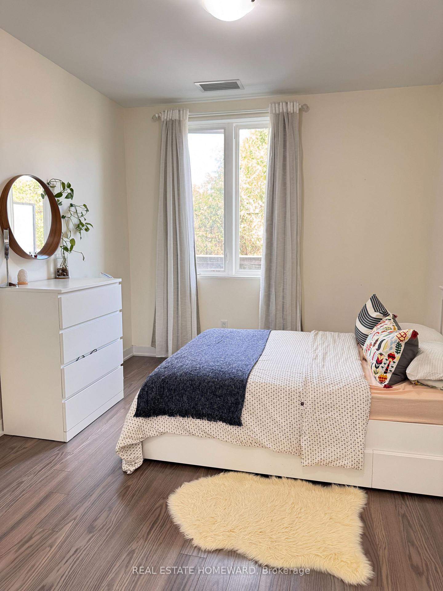 2 Bedrooms Condo at 3560 St Clair Ave, Toronto For sale
