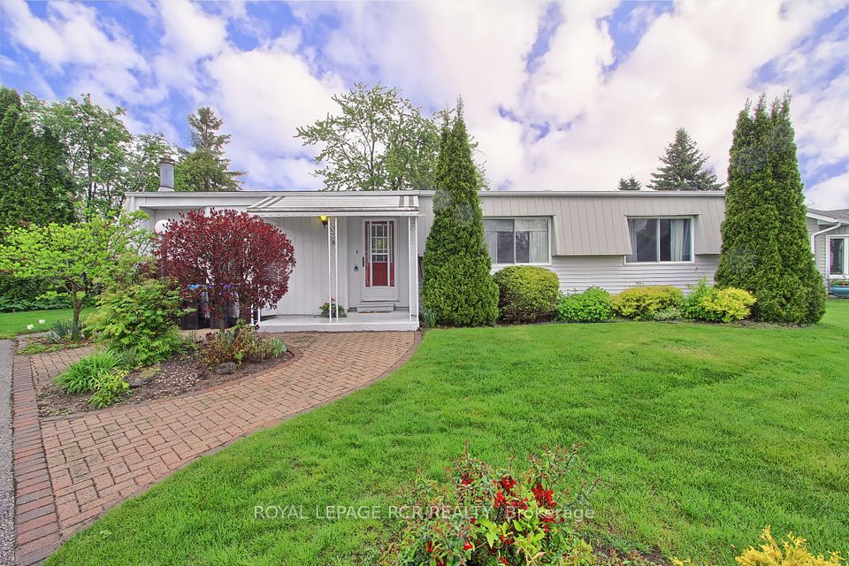 8 Carmans Cove, Innisfil, ON L9S 1R9