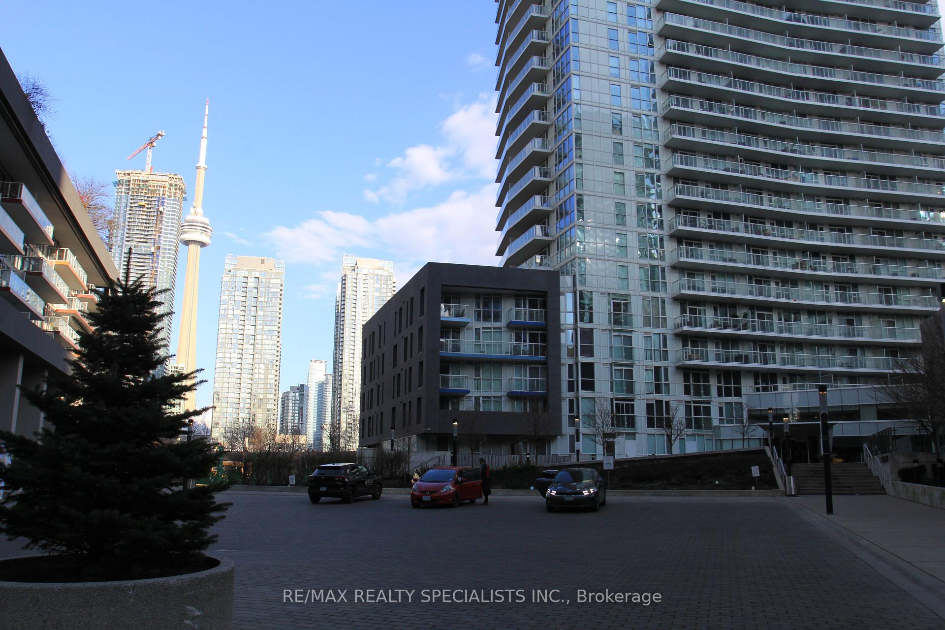 2 Bedrooms Condo at 75 Queens Wharf, Toronto For sale