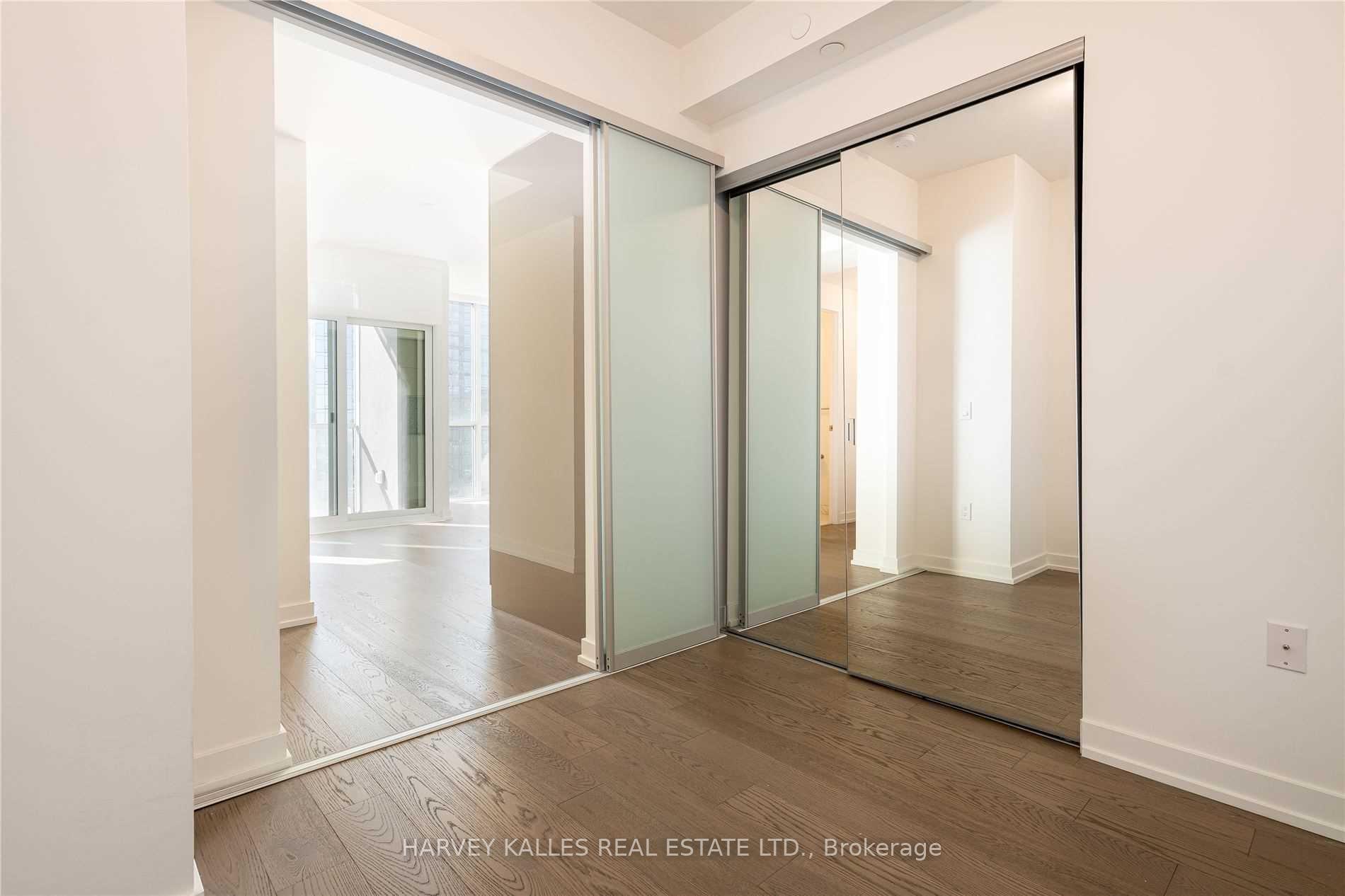 1 Yorkville Avenue 705