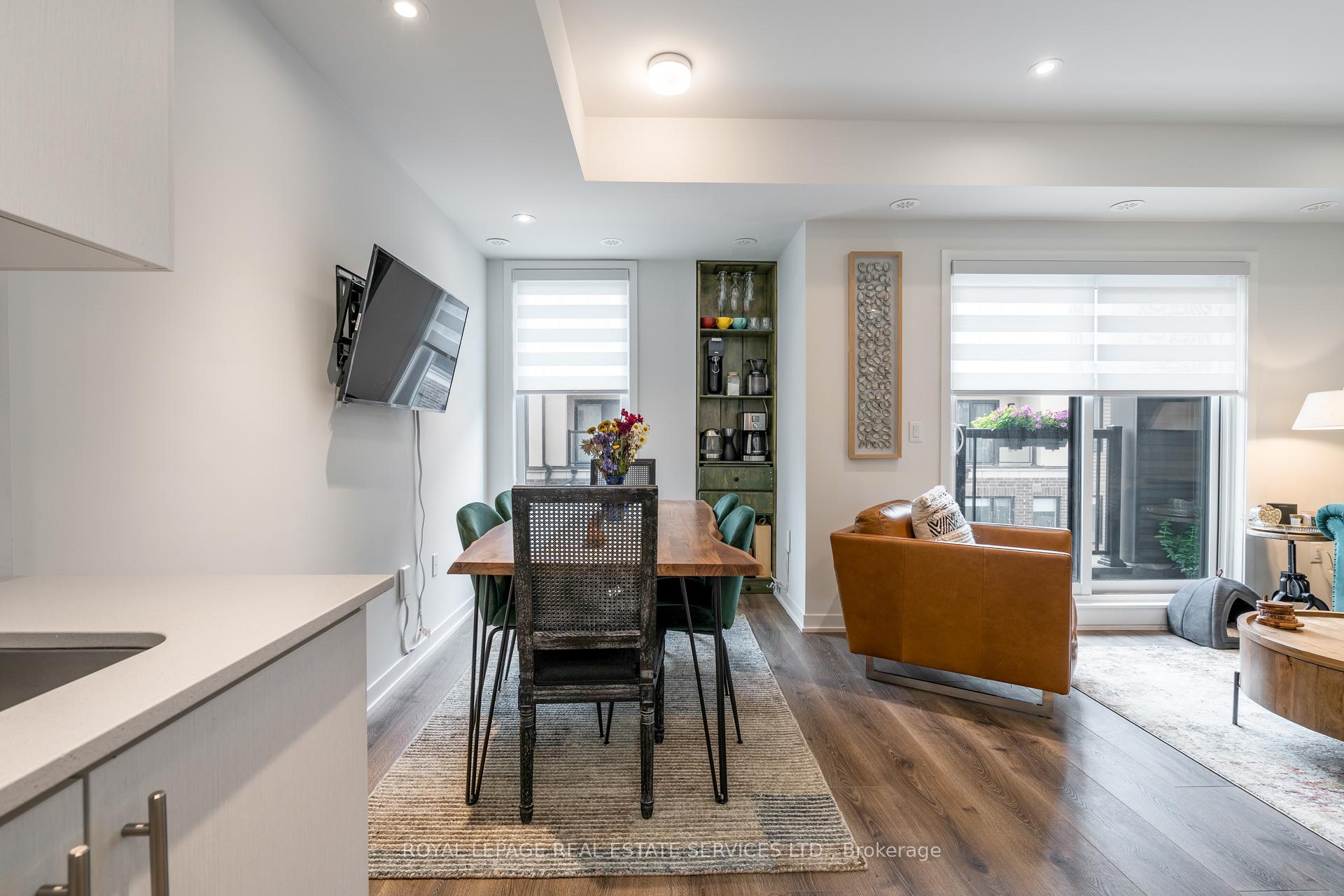 2 Bedrooms Condo at 3415 RIDGEWAY, Mississauga For sale