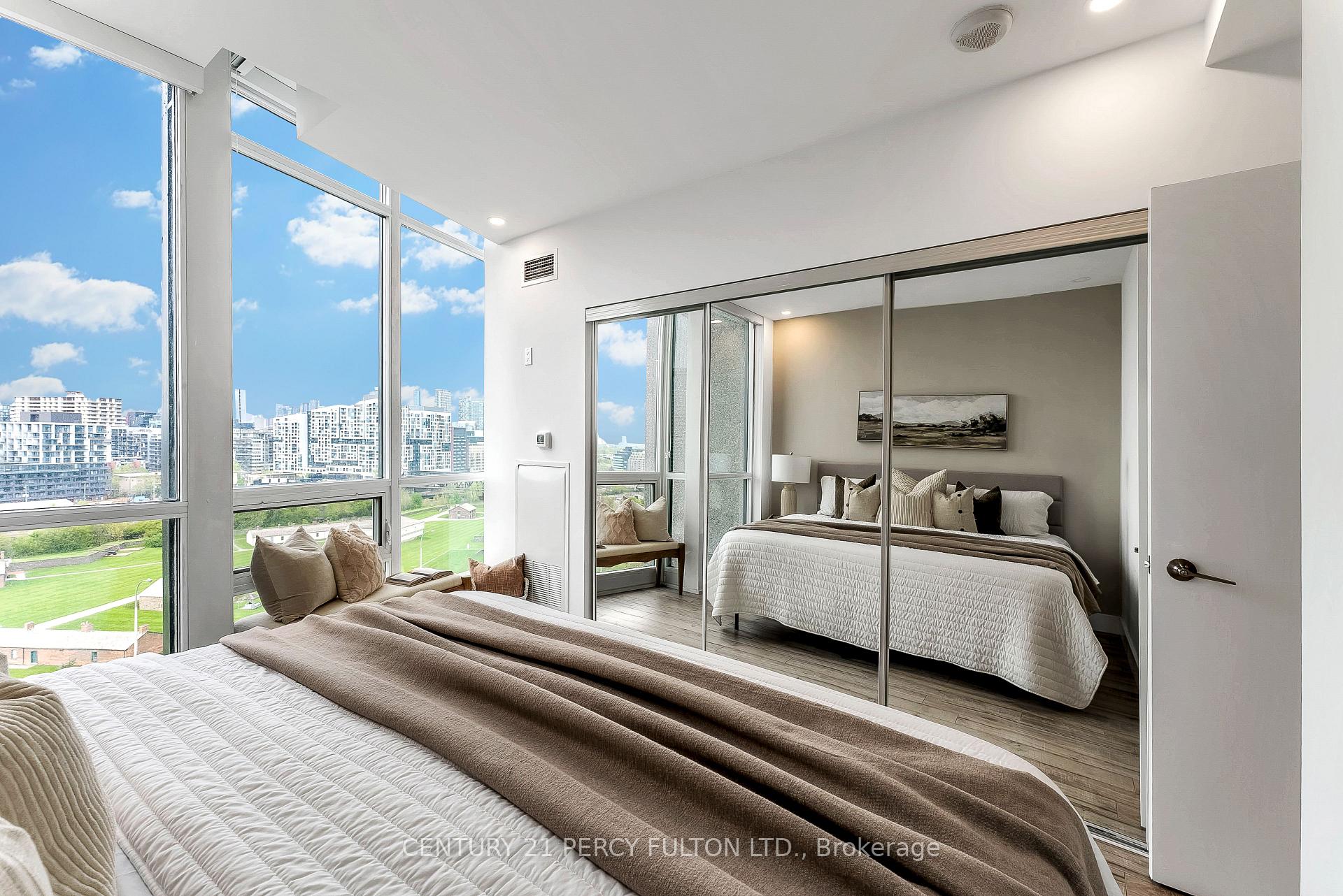 2 Bedrooms Condo at 209 Fort York, Toronto For sale
