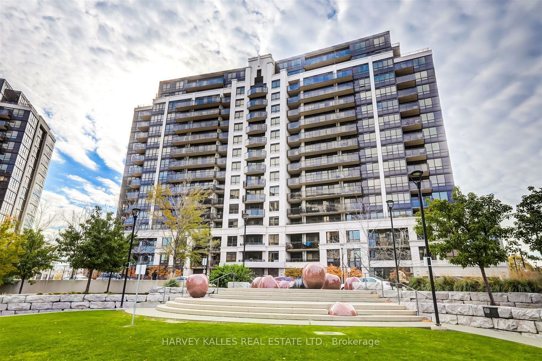 1070 Sheppard Avenue W 912