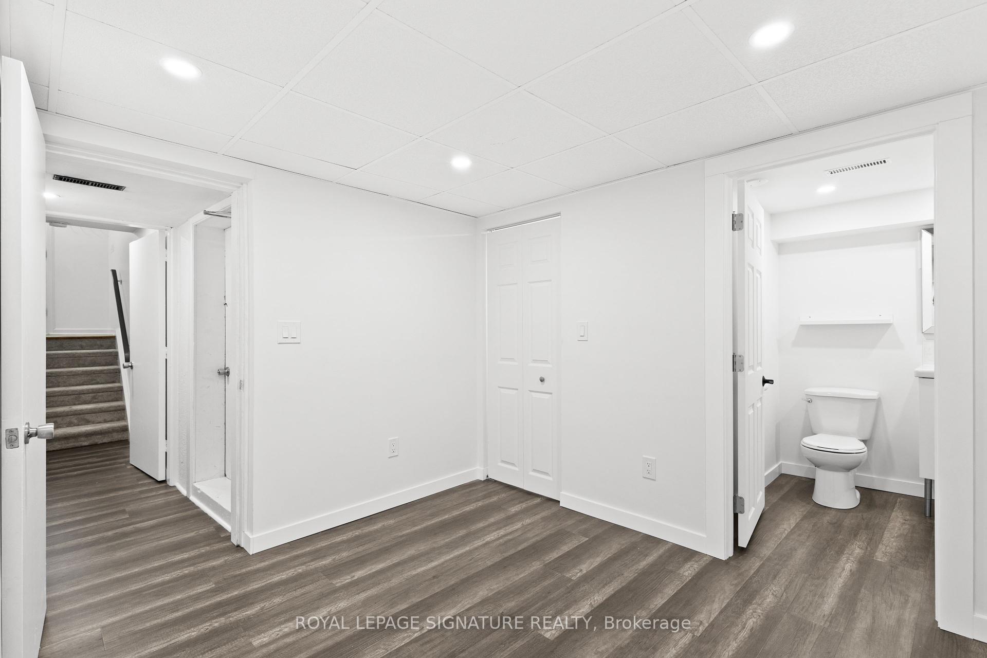 3 Bedrooms Condo at 611 Francis, Burlington For sale