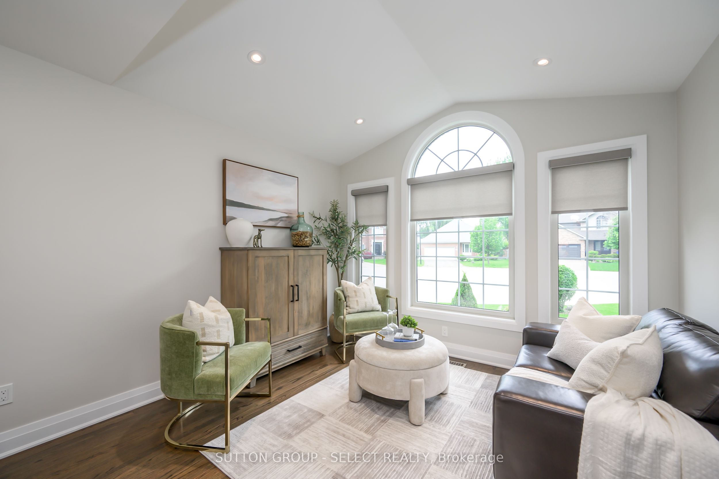 42 Pinebrook Court