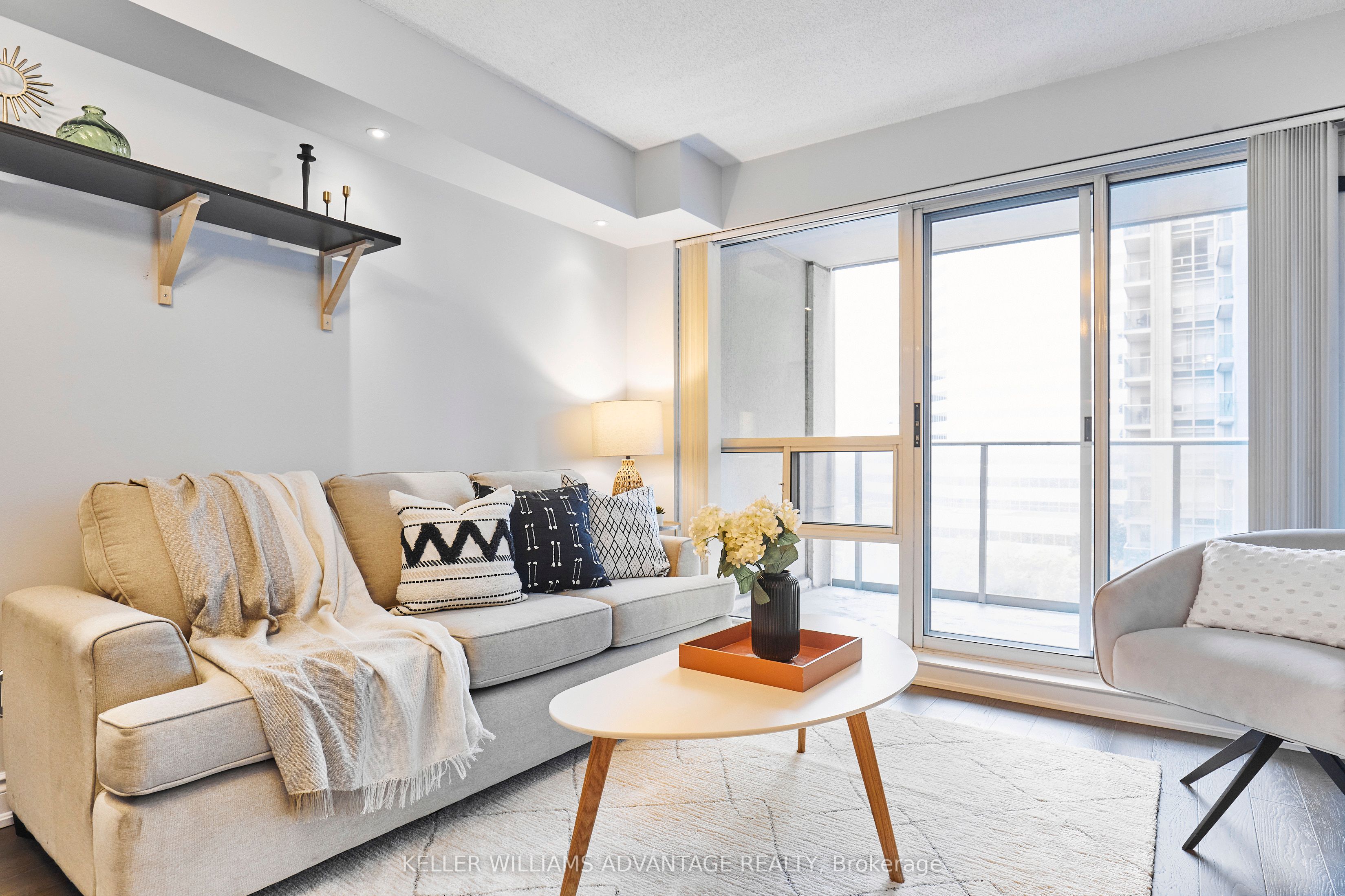 #901 - 35 Bales Avenue, Toronto, ON M2N 7L7