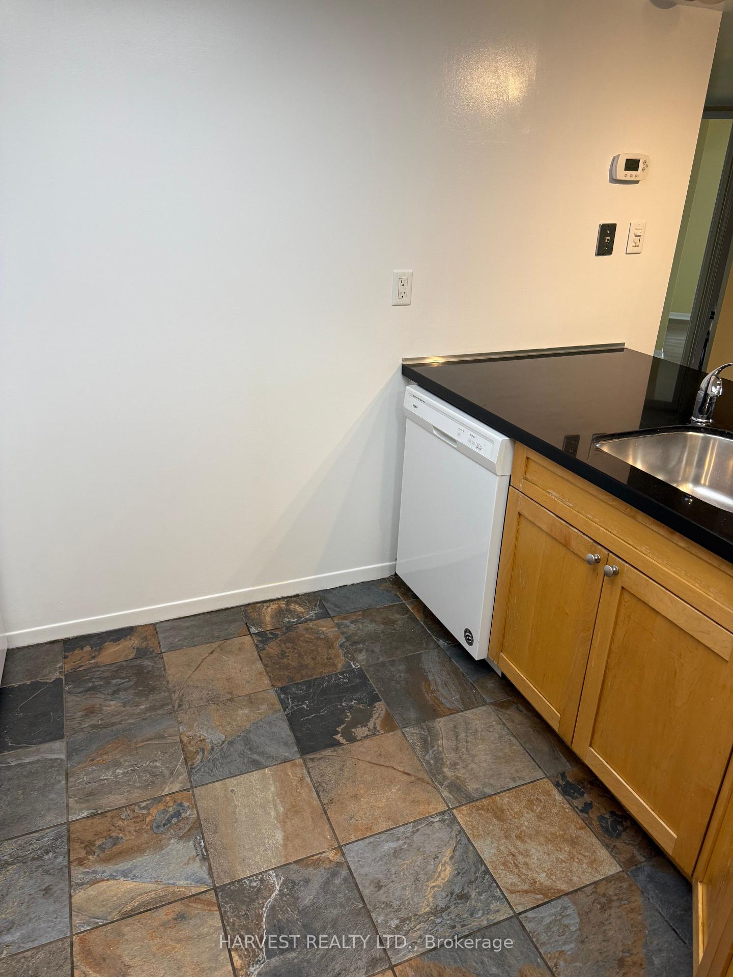 3 Bedrooms Condo at 1001 Bay, Toronto For sale