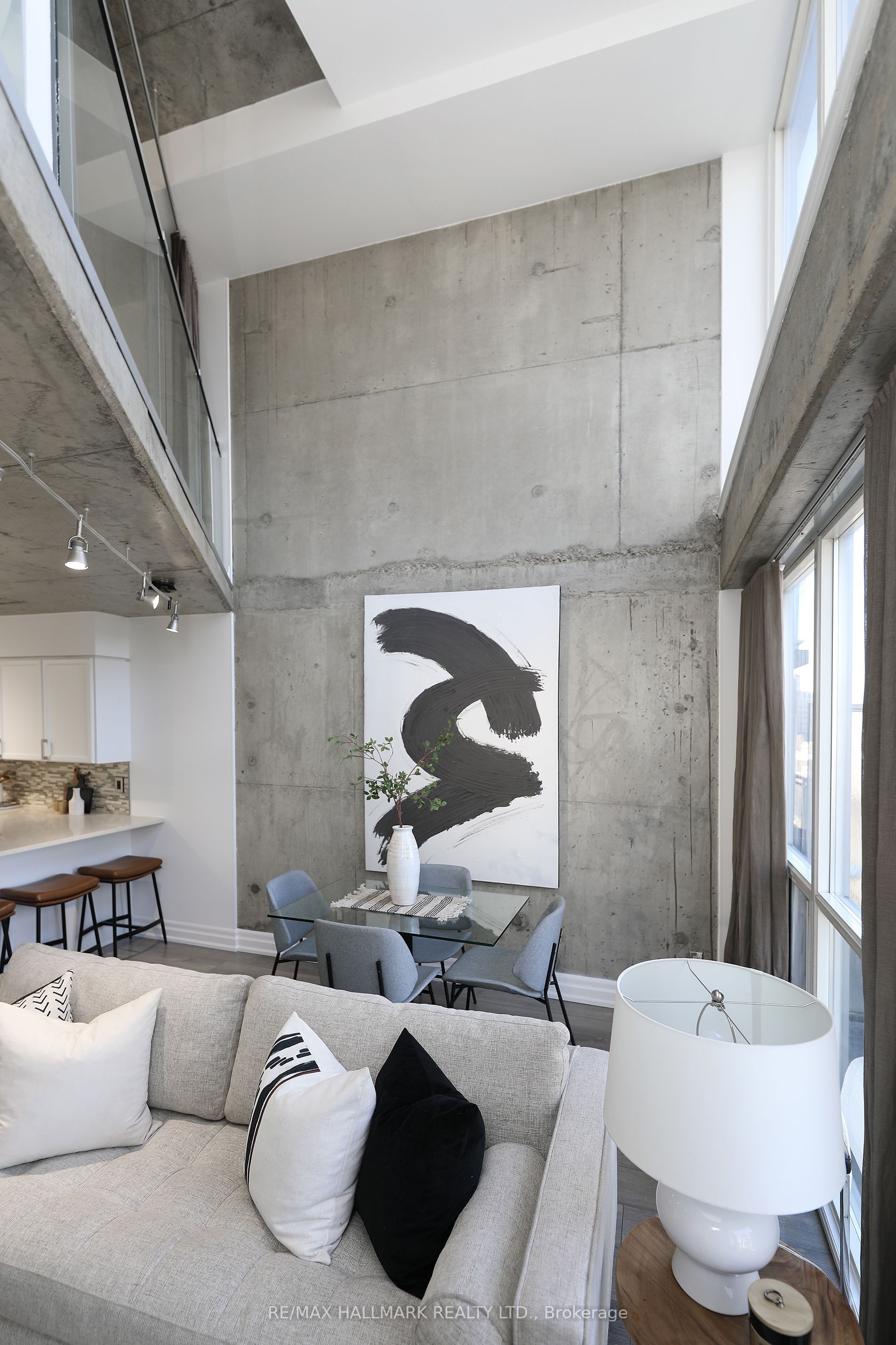 1029 King Street W, #818