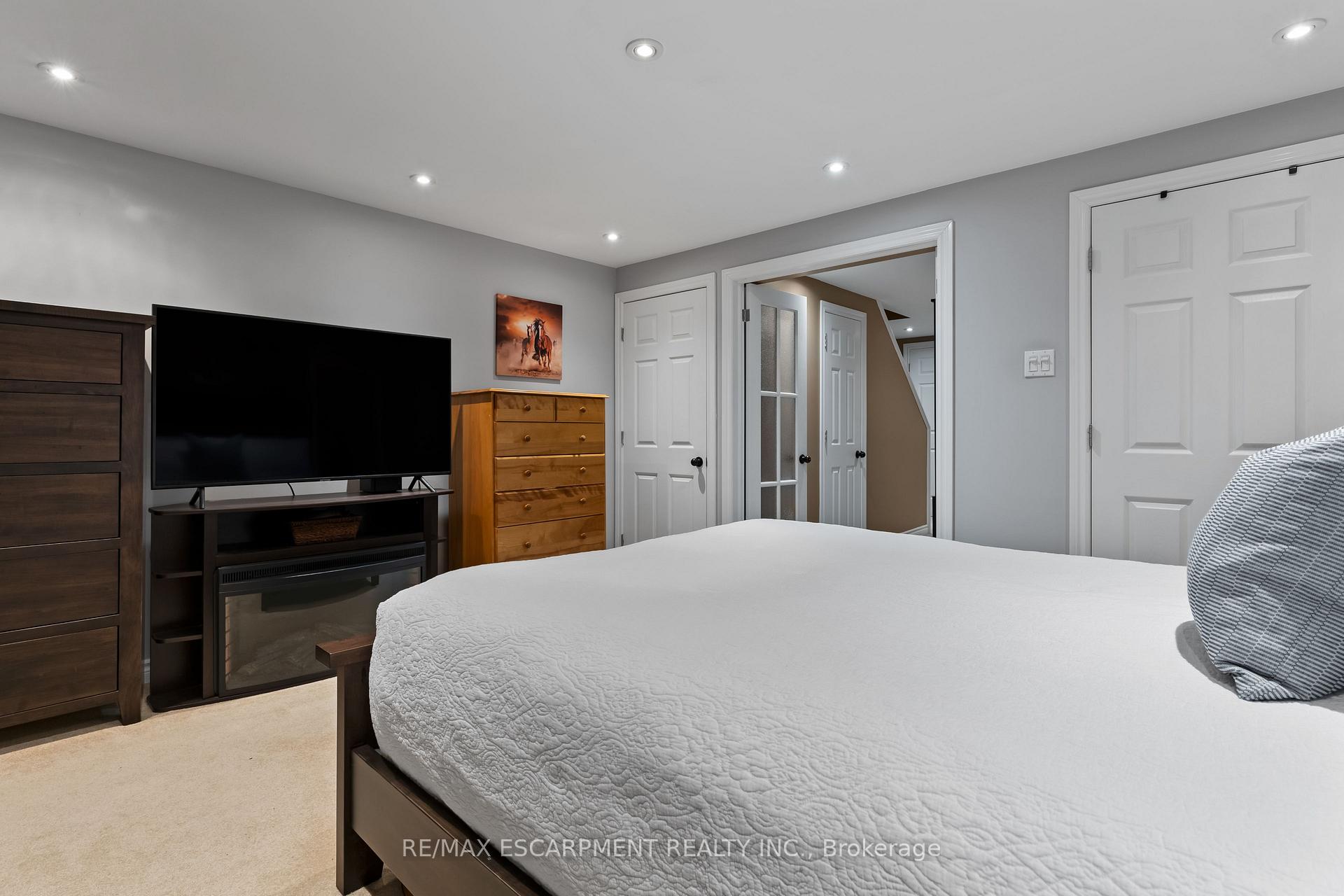 3 Bedrooms Condo at 79 Braeheid,  Hamilton For sale
