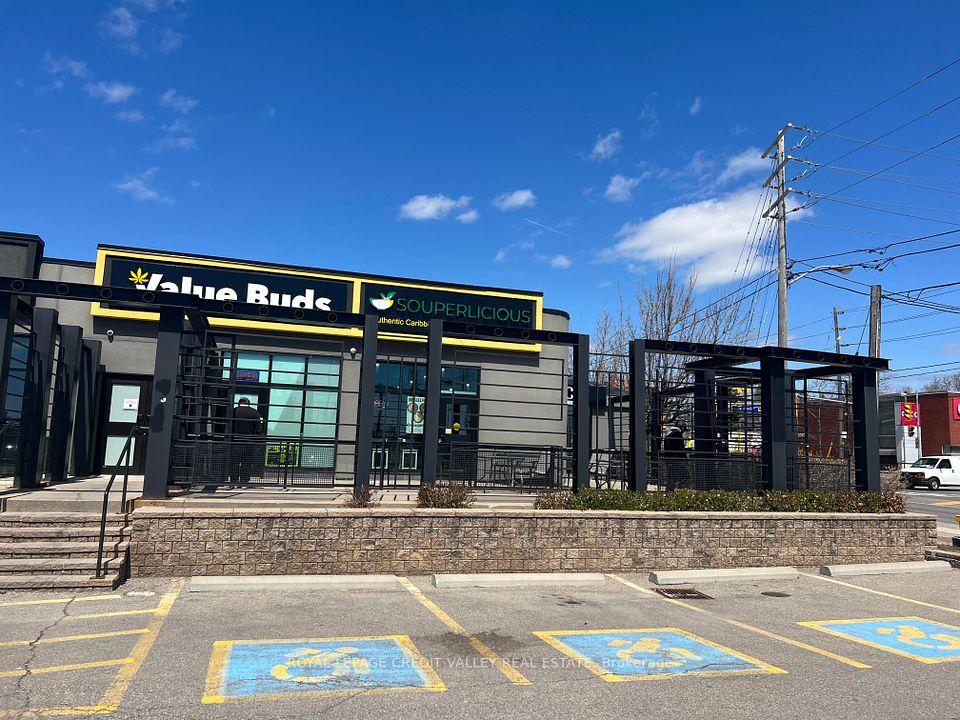 3300 Dufferin