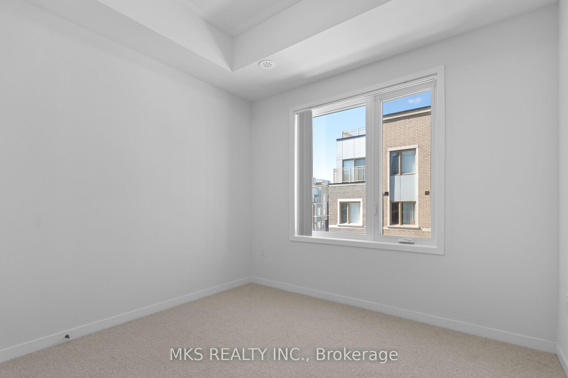 3 Bedrooms Condo at 121 Honeycrisp,  Vaughan For sale