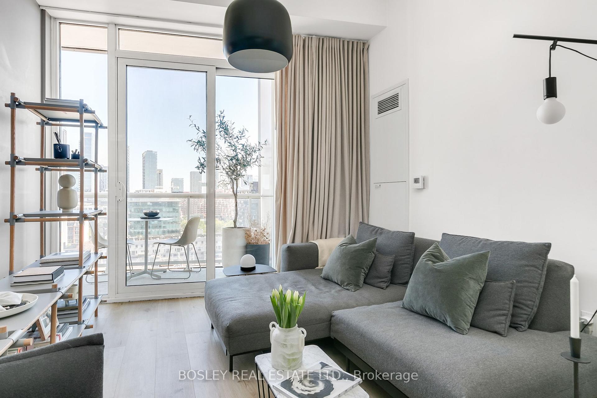 2 Bedrooms Condo at 80 Vanauley, Toronto For sale