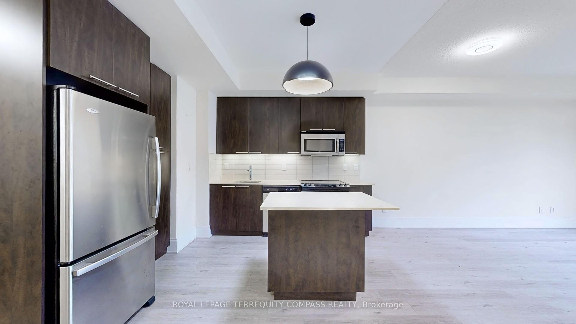 2 Bedrooms Condo at 70 Roehampton,  Toronto For sale