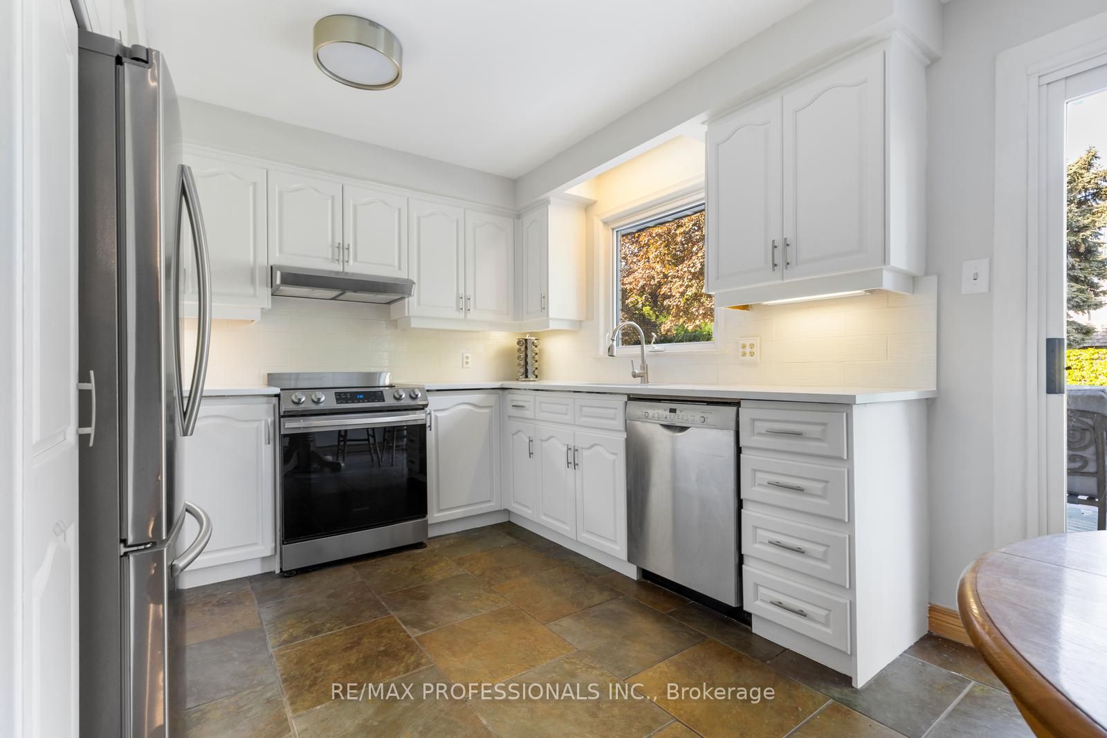 15 Warrender Avenue