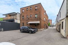 3261A Lake Shore Boulevard W 102