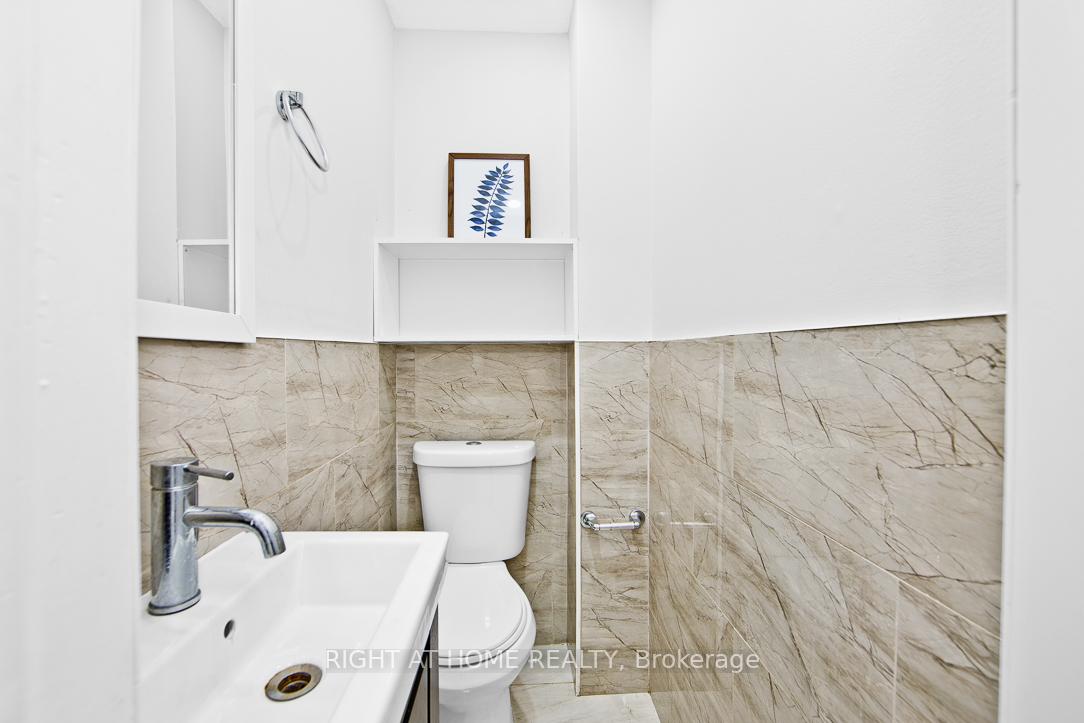 3 Bedrooms Condo at 50 Silver Bell,  Toronto For sale