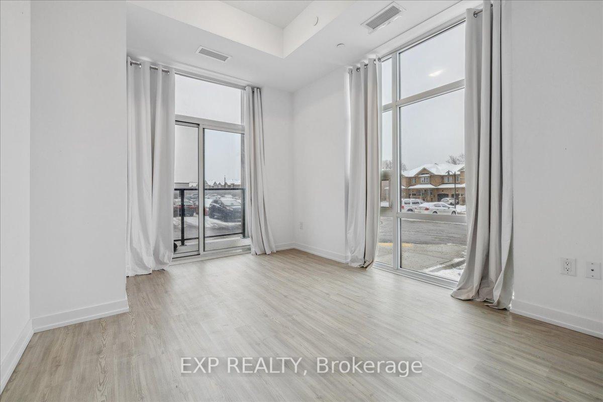 2 Bedrooms Condo at 450 Dundas,  Hamilton For sale