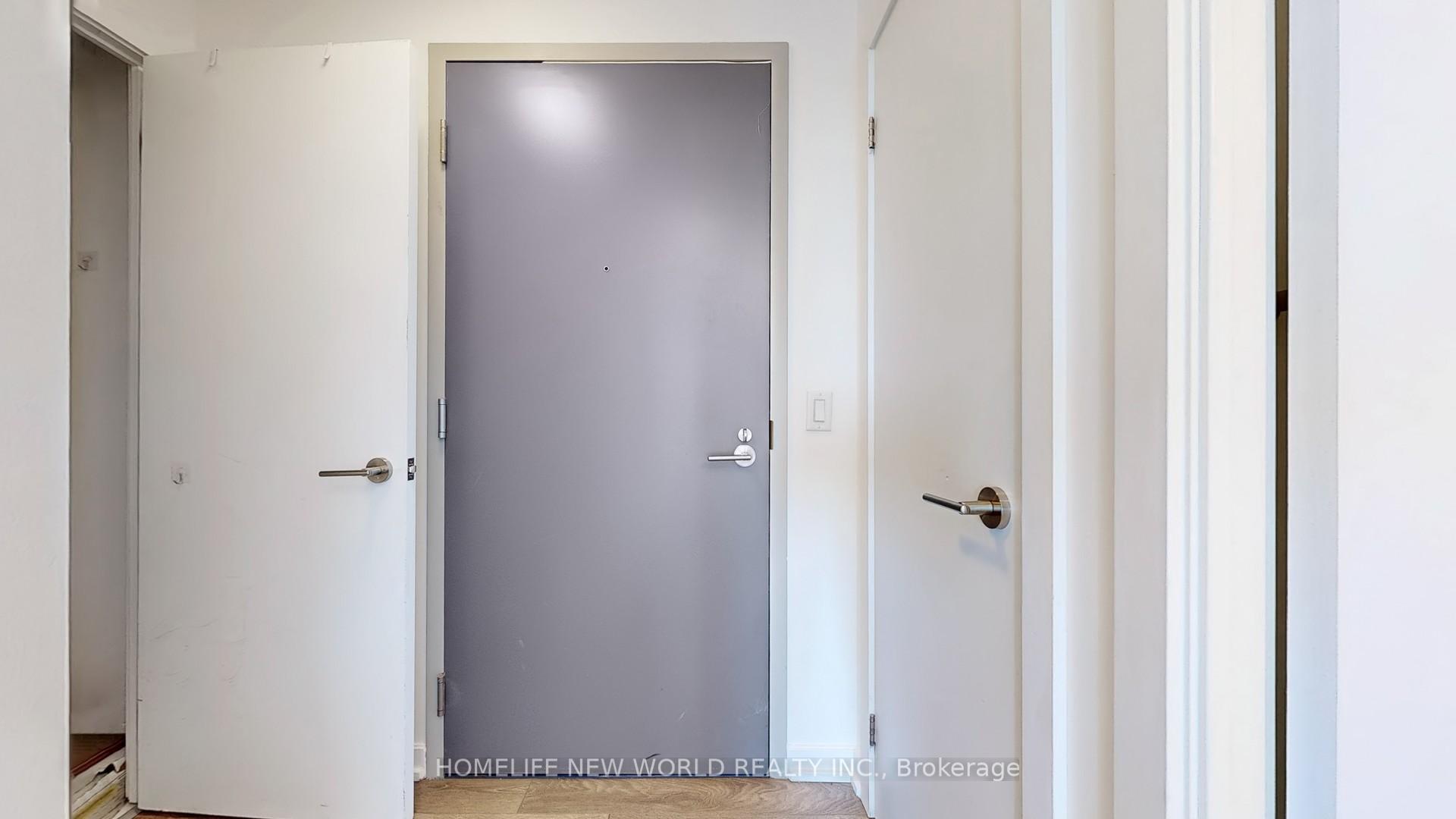 3 Bedrooms Condo at 32 Forest Manor, Toronto For sale