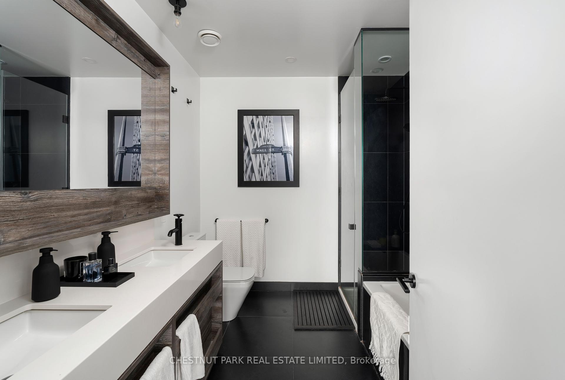 2 Bedrooms Condo at 505 Richmond, Toronto For sale