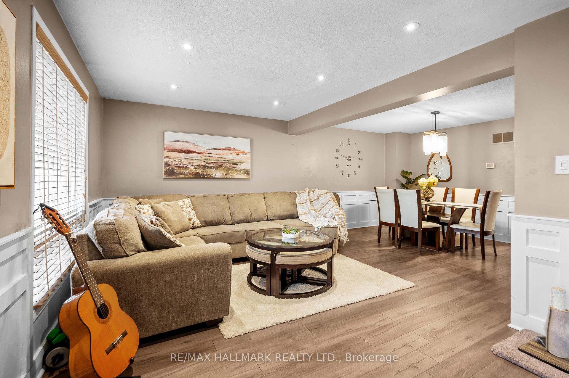 3 Bedrooms Condo at 6679 Shelter Bay,  Mississauga For sale