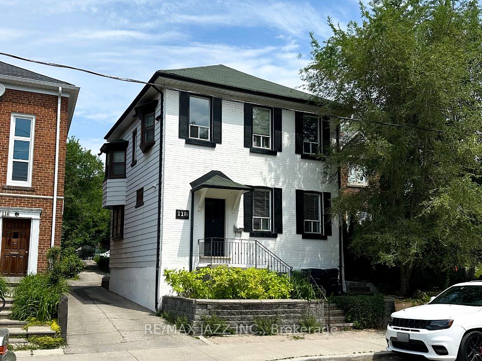 118 Eastwood