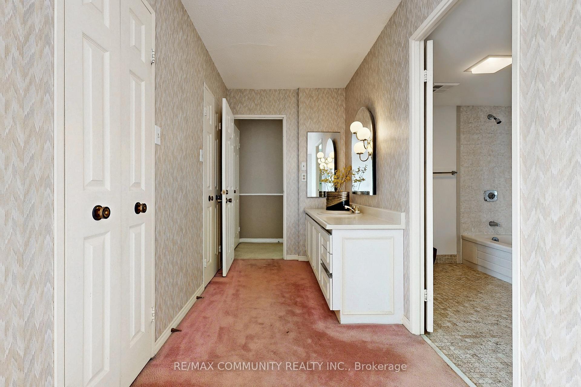 3 Bedrooms Condo at 2330 Bridletowne, Toronto For sale