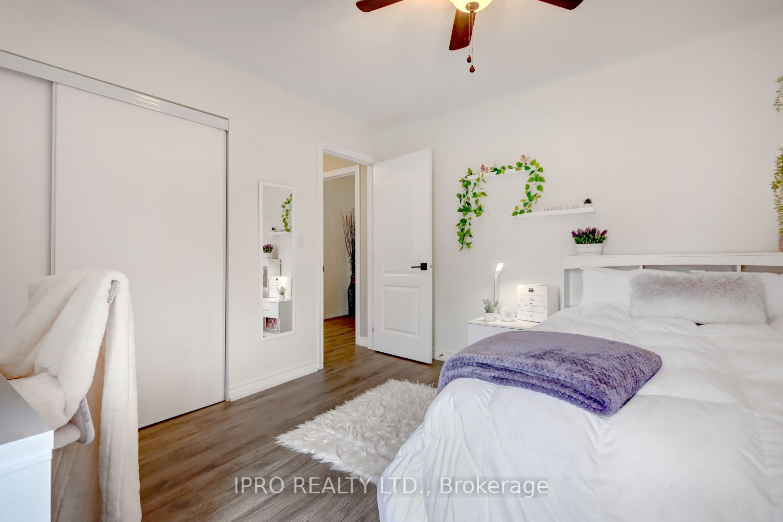 10 Berton Boulevard