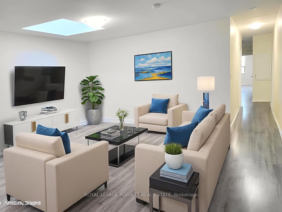 3523 Lake Shore