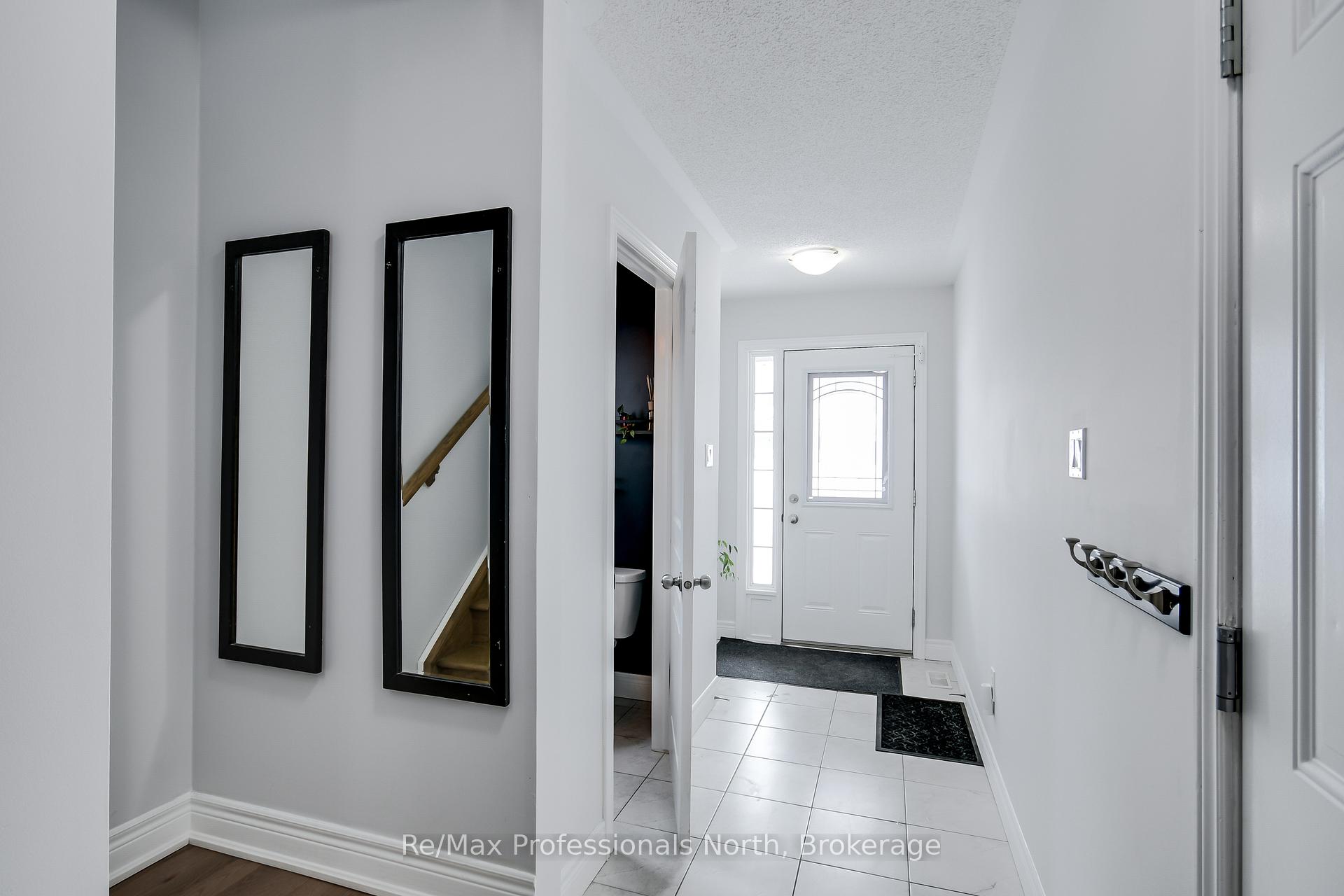 230 Pine Street, Gravenhurst, ON P1P 1B1
